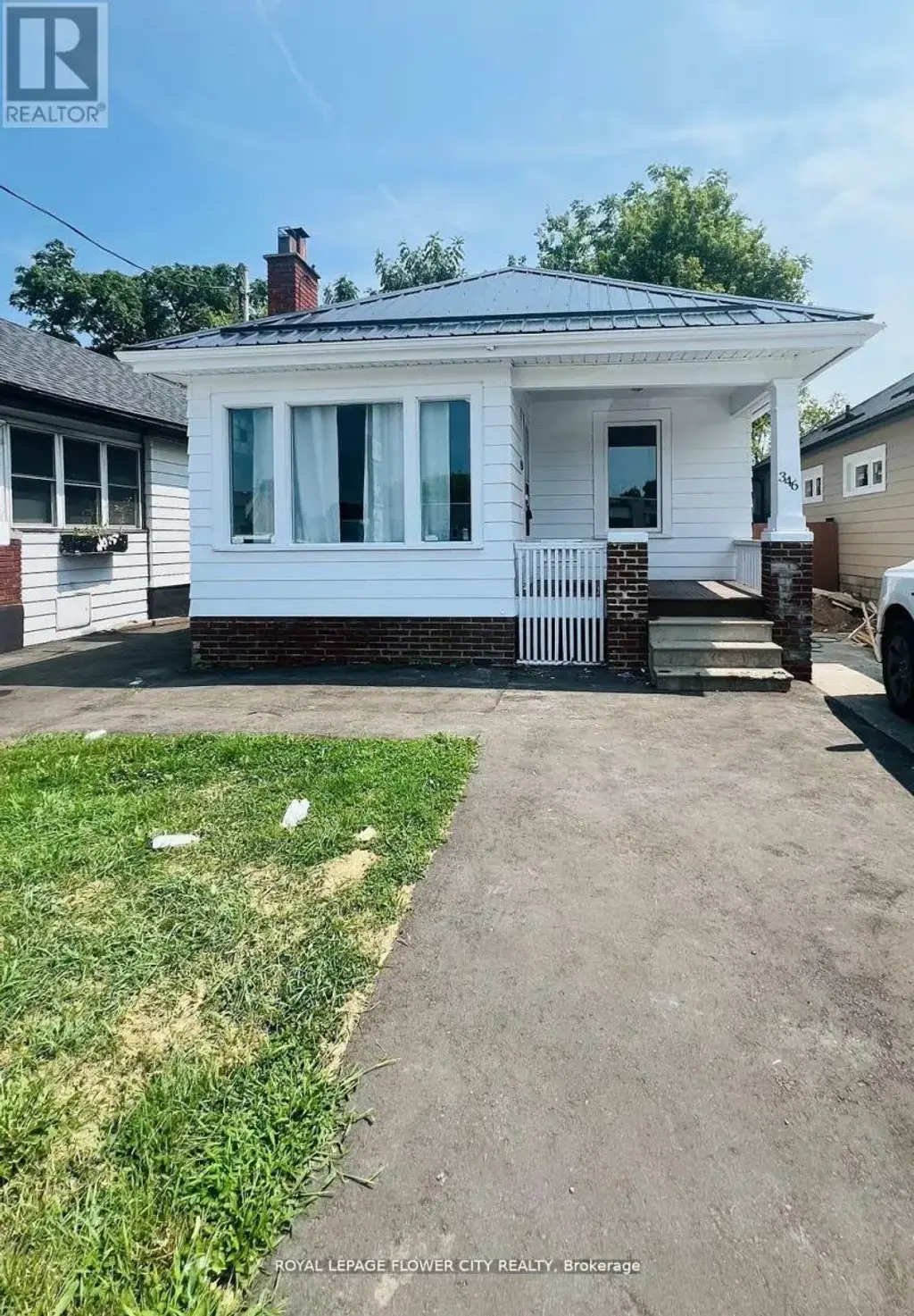 346 Wharncliffe Road S, London South (South F)